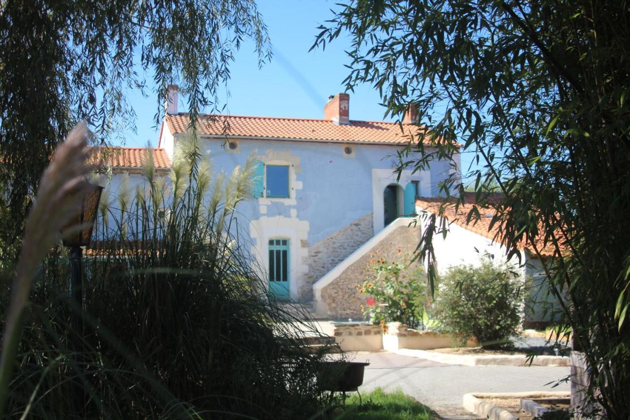 L Entredeux Apartment Saint-Viaud Bagian luar foto